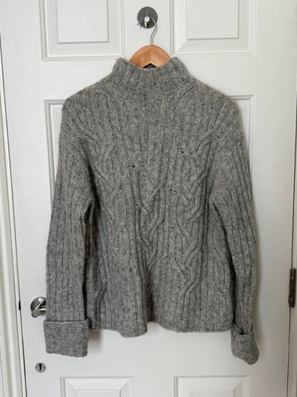 Vince Women’s Light Grey Alpaca Knit Sweater Size S